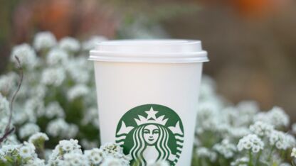Starbucks lanceert gloednieuw drankje met vanille brûlee en havermelk
